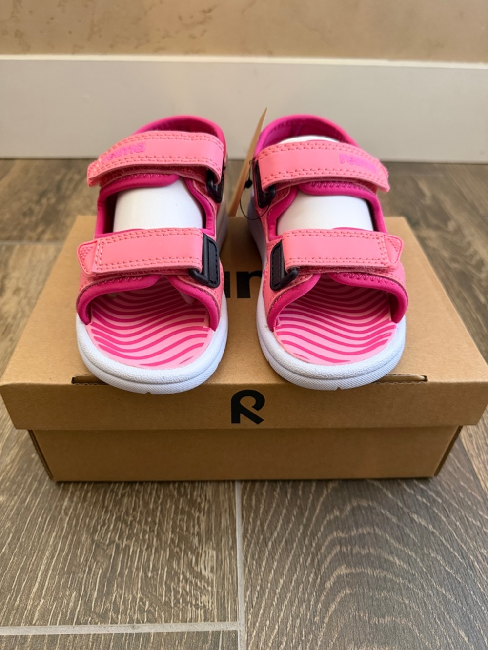 Reima Girls’ Bungee Sunset Pink Velcro Sandals—11 - Picture 2 of 15